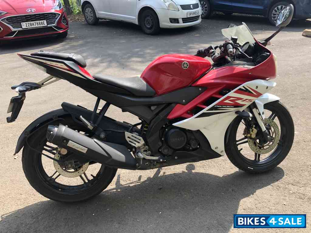 Red & Whitw Yamaha YZF R15 V2