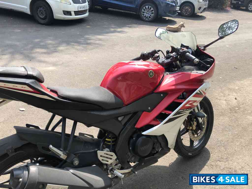 Red & Whitw Yamaha YZF R15 V2