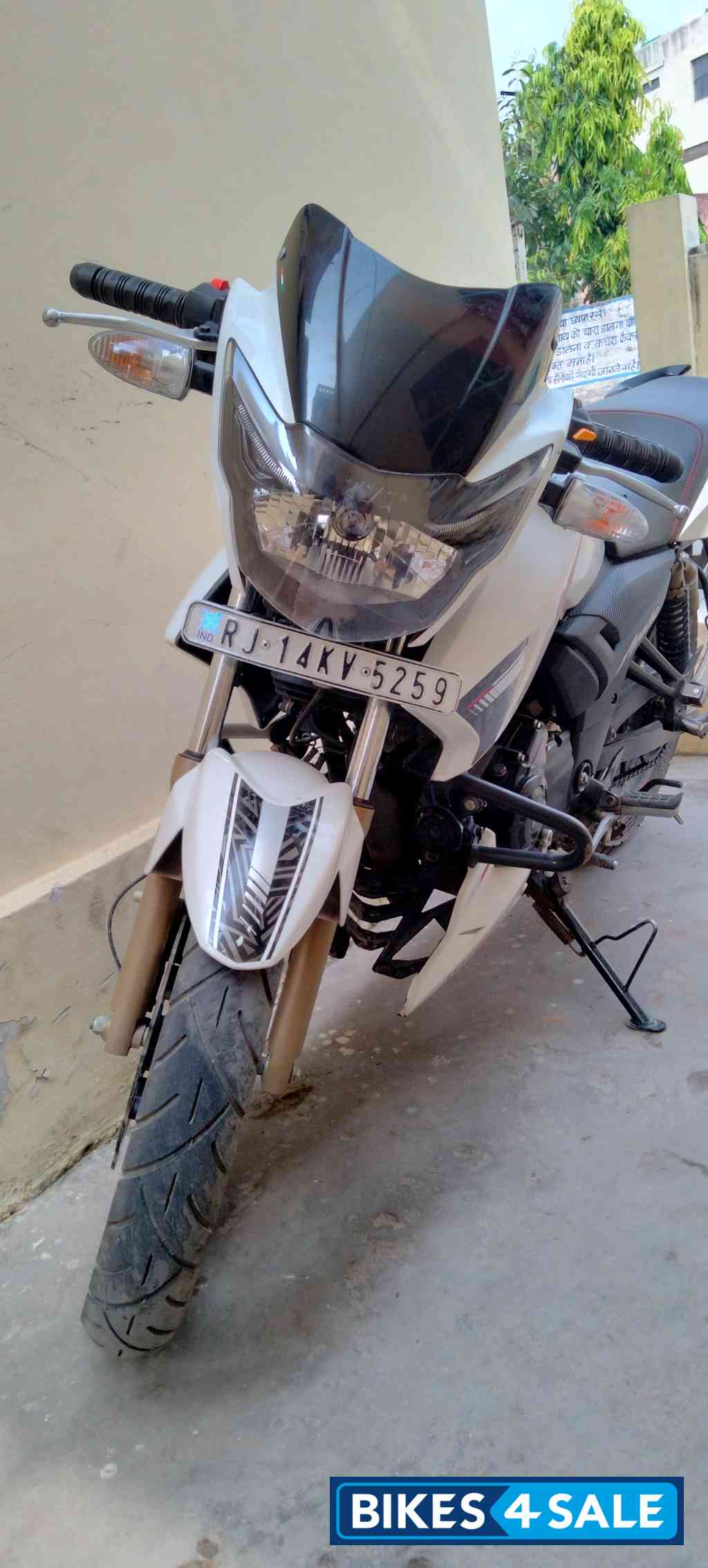 TVS Apache RTR 180 ABS