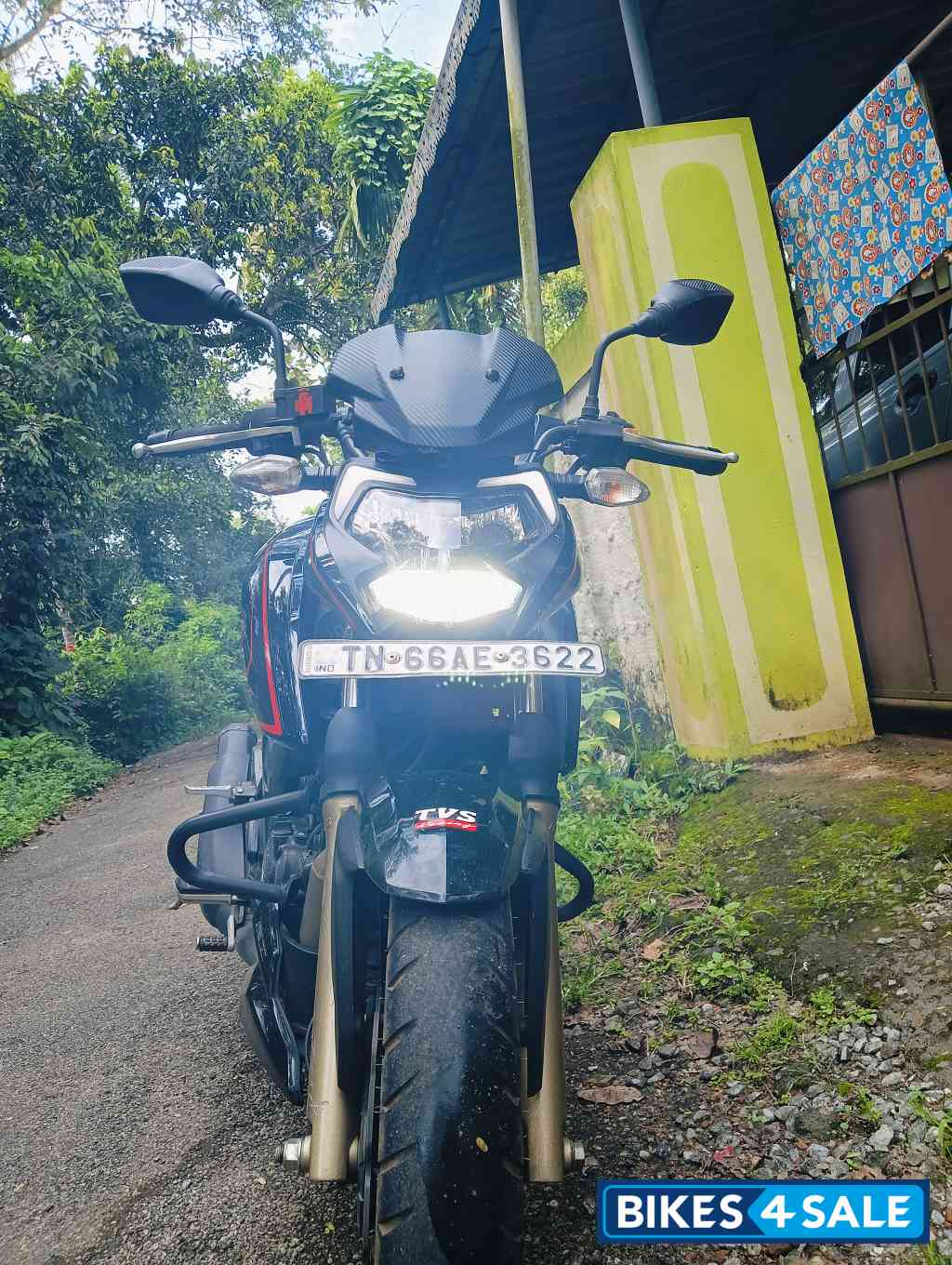 Black TVS Apache RTR 200 4V 2020