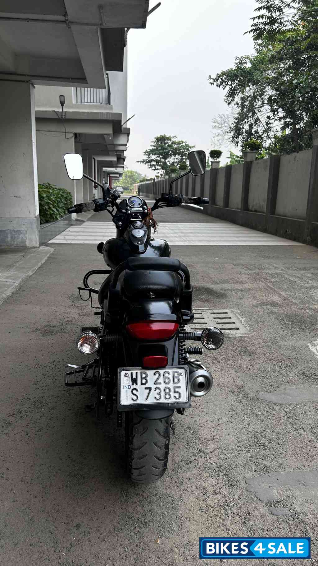 Ebony Black Met Bajaj Avenger Street 160 BS6