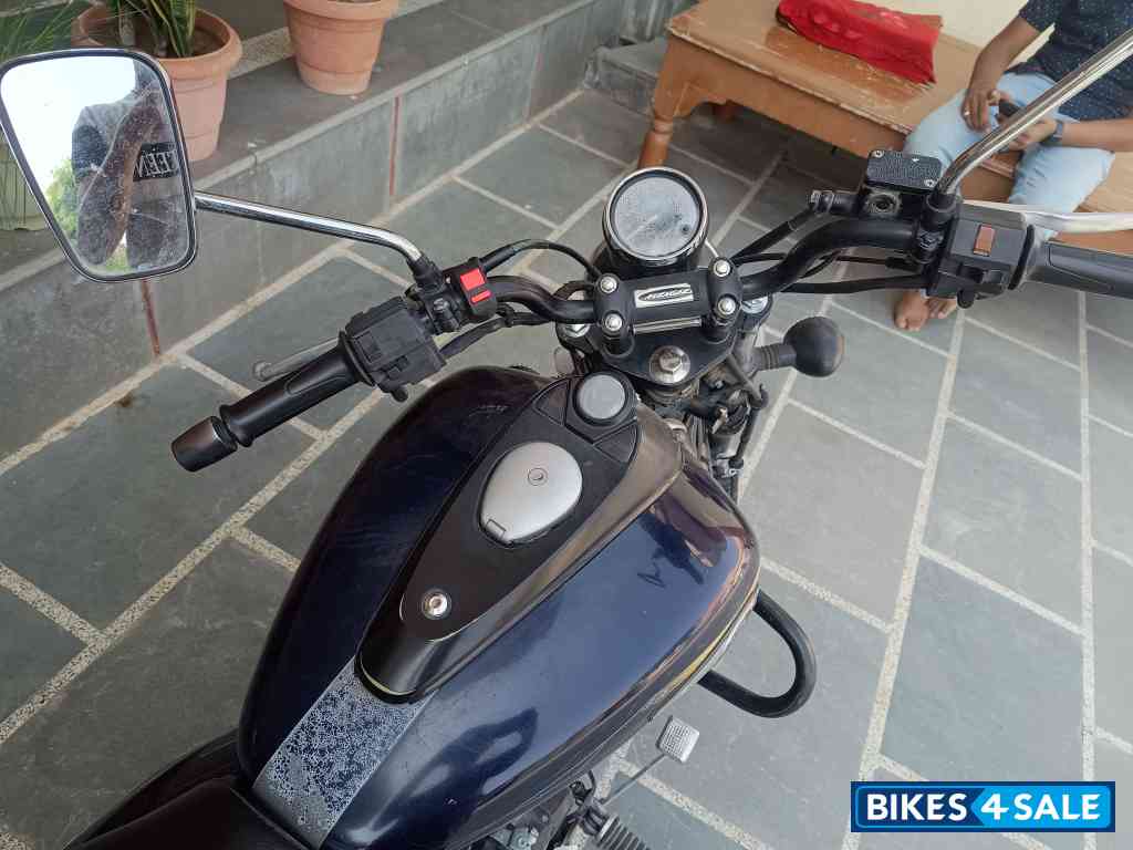 Blue Bajaj Avenger Street 150