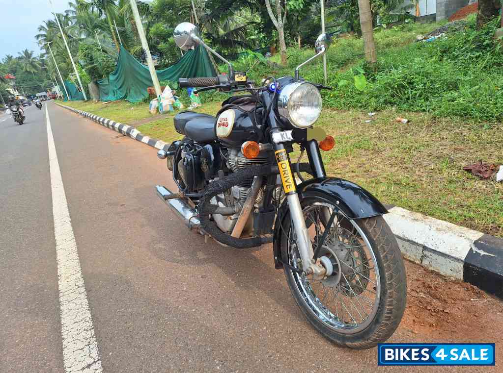 Black Royal Enfield Classic 350