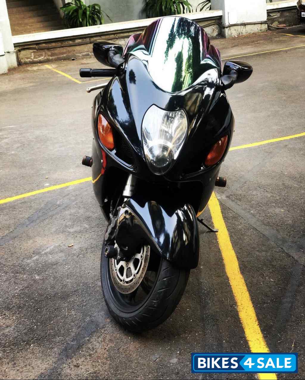 Black Suzuki Hayabusa