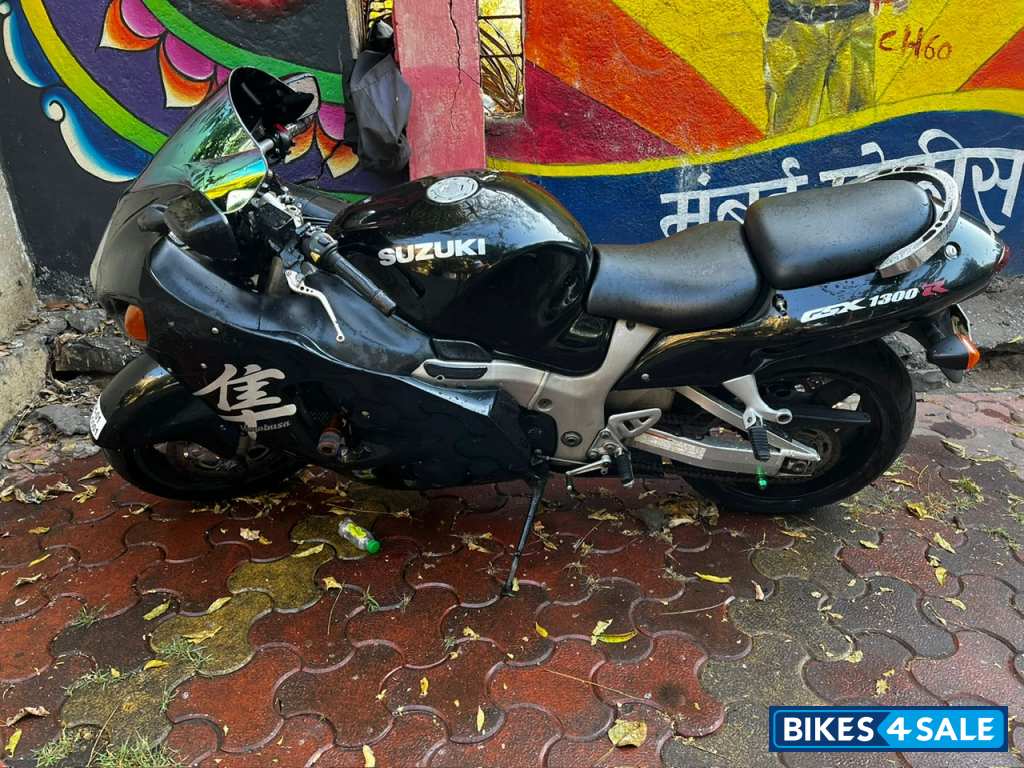 Black Suzuki Hayabusa