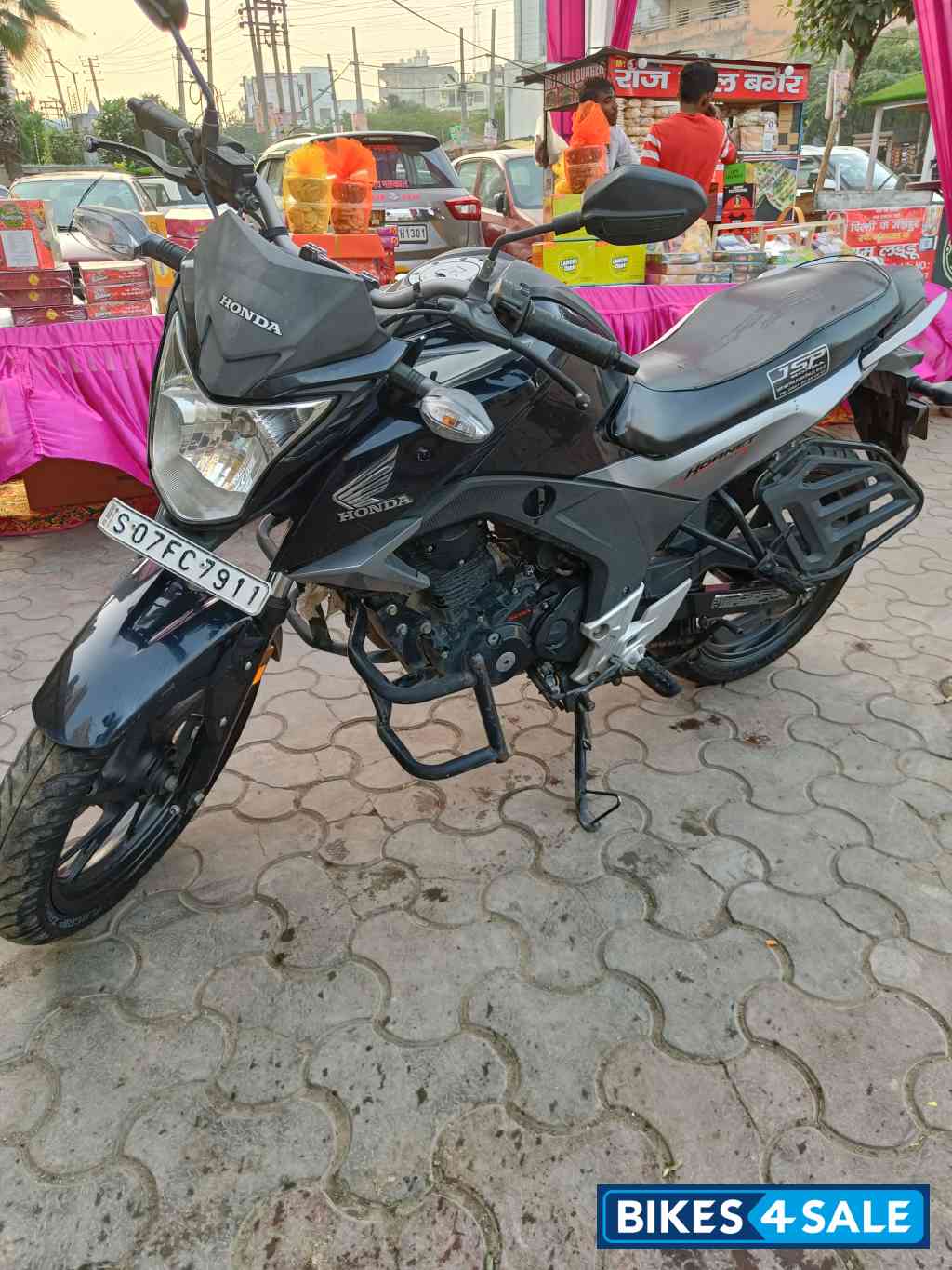 Honda CB Hornet 160R