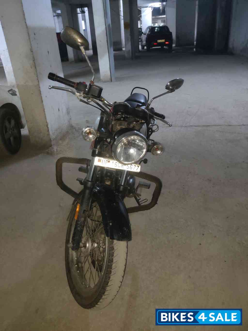 Silver Benelli Imperiale 400 BS6