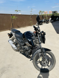 Black TVS Raider 125