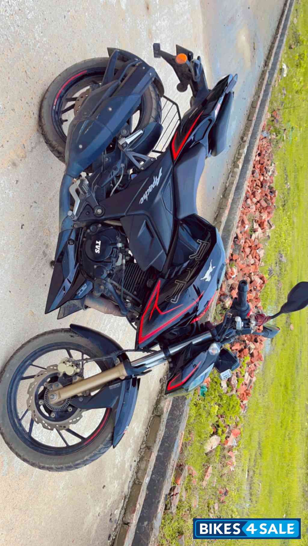 TVS Apache RTR 200 4V ABS