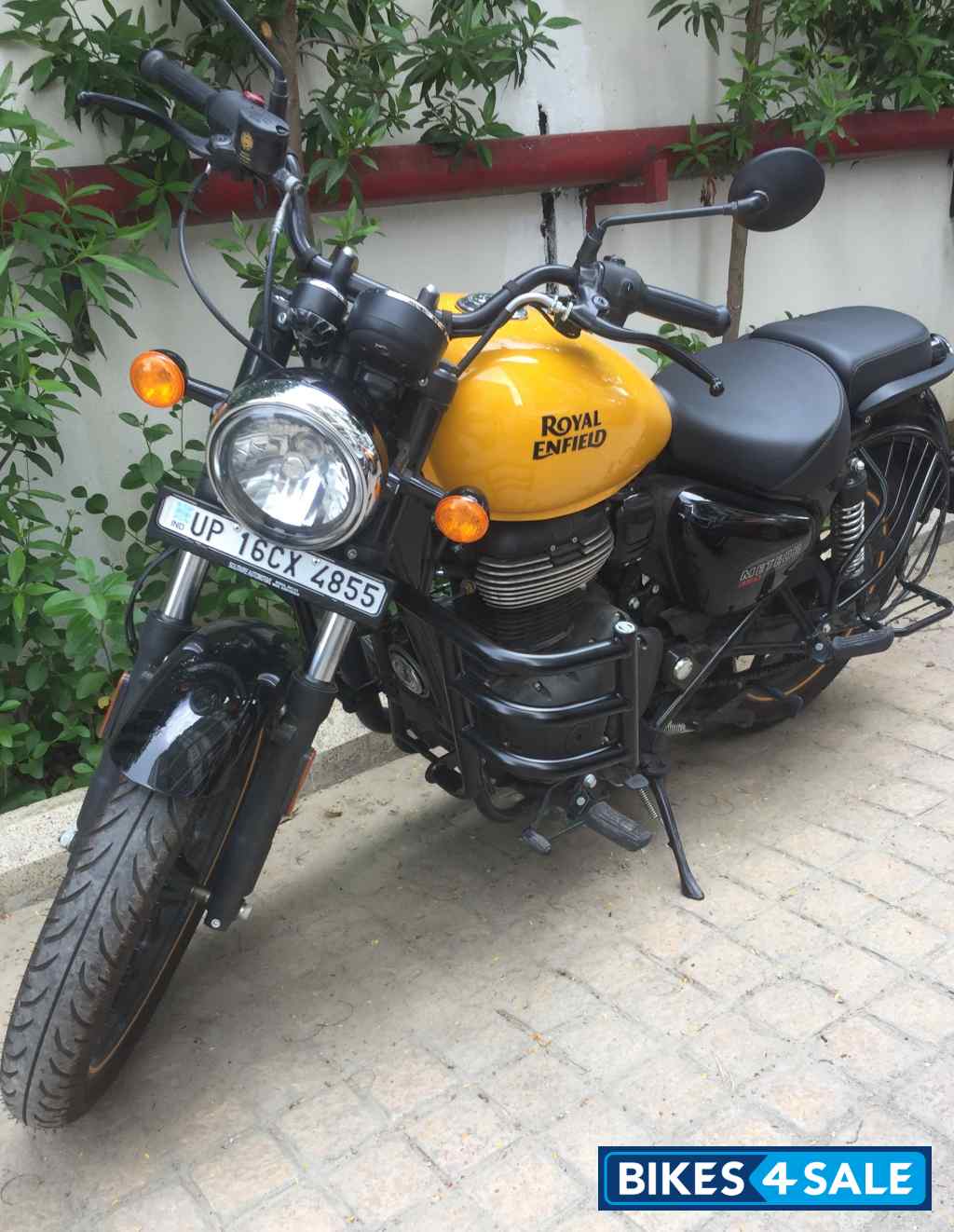 Yellow Royal Enfield Meteor 350
