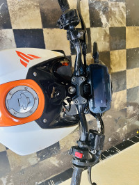 Pearl White Yamaha MT-15