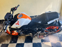 Pearl White Yamaha MT-15