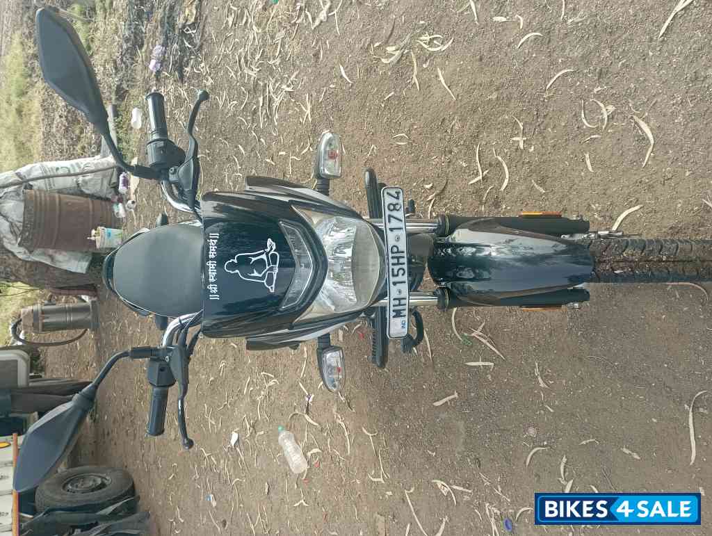 Black Bajaj Platina 100 ES