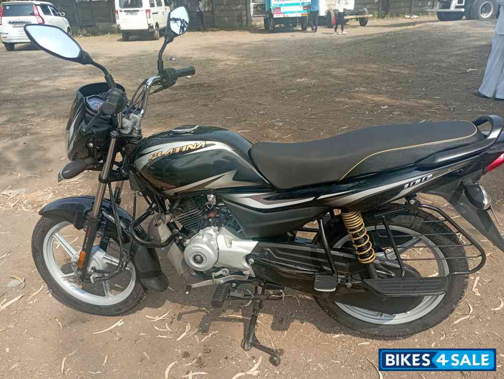 Black Bajaj Platina 100 ES