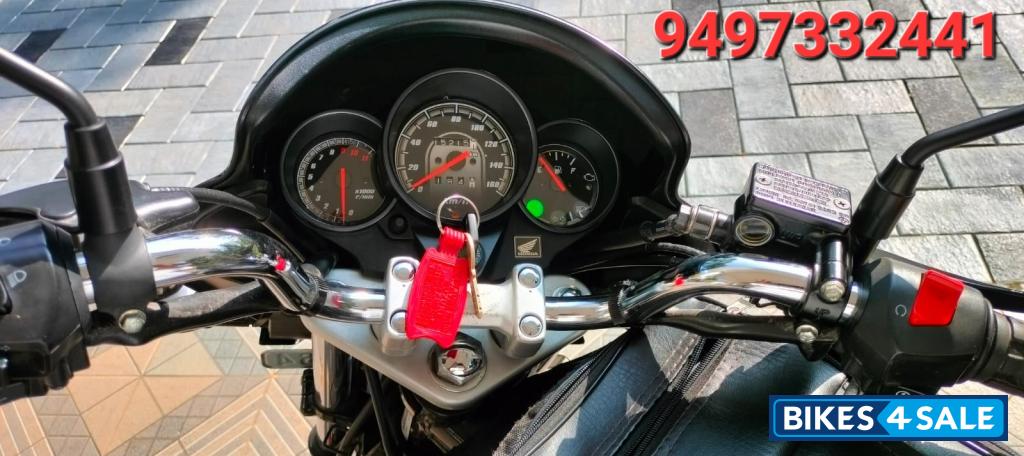 Pearl Igneous Black Honda Unicorn 160 BS6