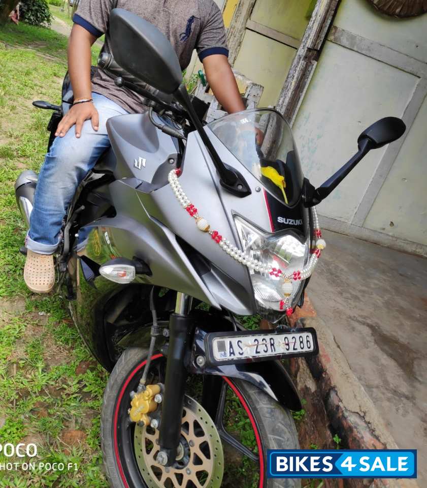 Grey Suzuki Gixxer SF SP