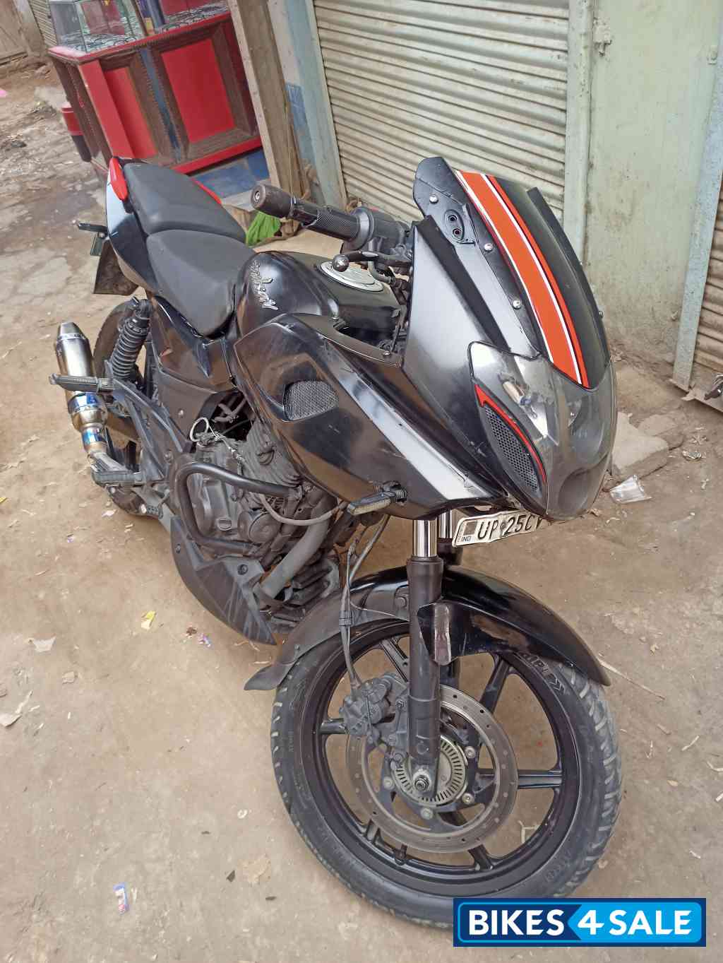 Black Red Bajaj Pulsar 180F Neon
