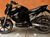 Black Revolt RV 400