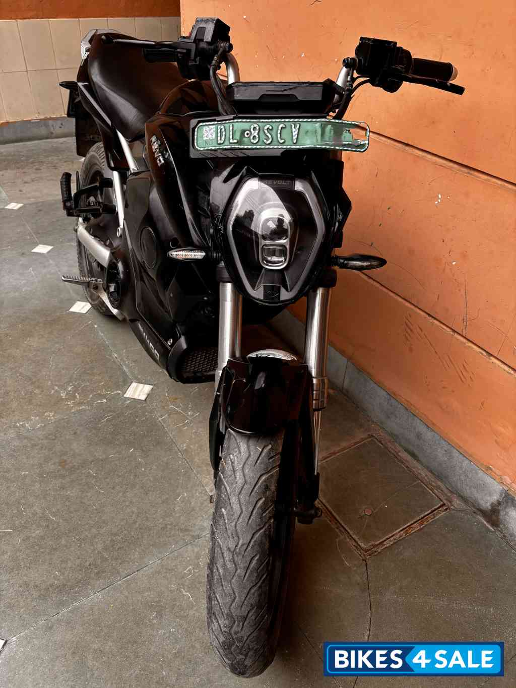 Black Revolt RV 400 Black Revolt RV 400