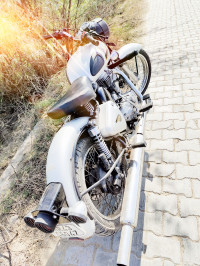 Silver Royal Enfield Classic 350 BS VI