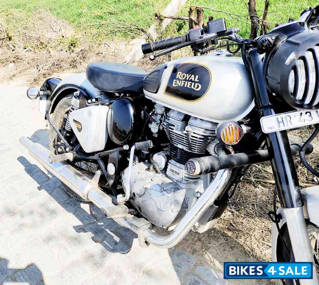 Silver Royal Enfield Classic 350 BS VI