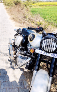 Silver Royal Enfield Classic 350 BS VI