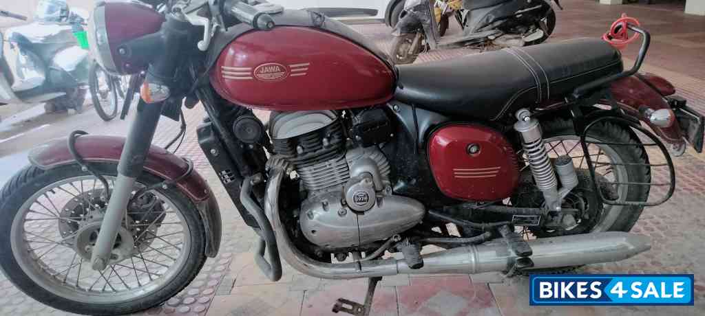 Comet Red Jawa forty two