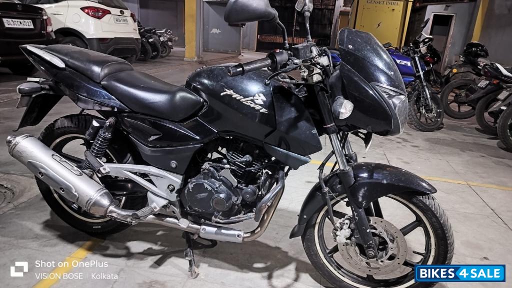 Black Metalic Bajaj Pulsar 200 DTSi