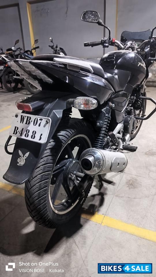 Black Metalic Bajaj Pulsar 200 DTSi