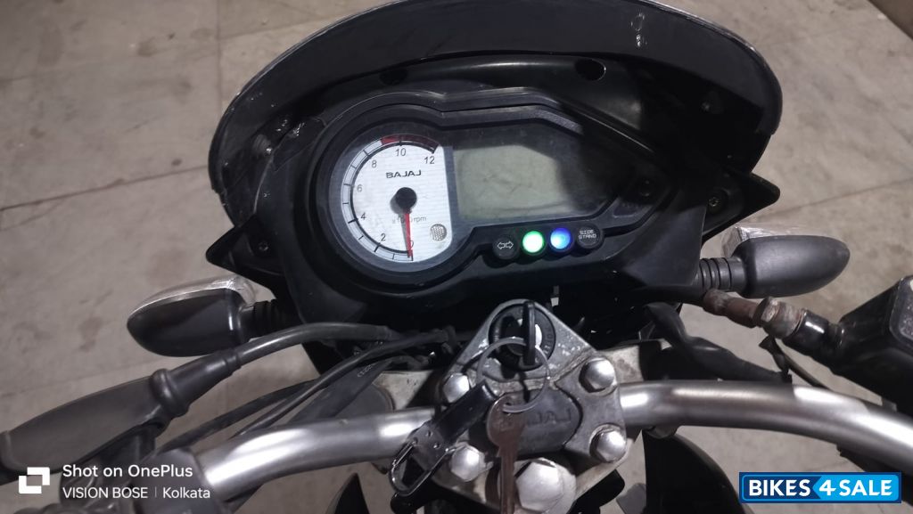 Black Metalic Bajaj Pulsar 200 DTSi
