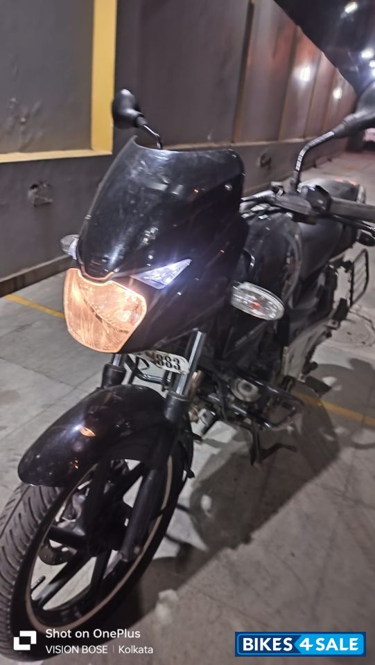 Black Metalic Bajaj Pulsar 200 DTSi