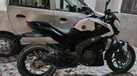 Moon White Bajaj Dominar 400 Disc