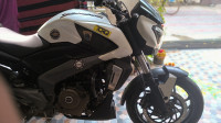 Moon White Bajaj Dominar 400 Disc