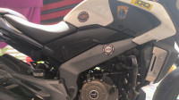 Moon White Bajaj Dominar 400 Disc