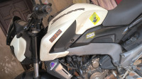 Moon White Bajaj Dominar 400 Disc