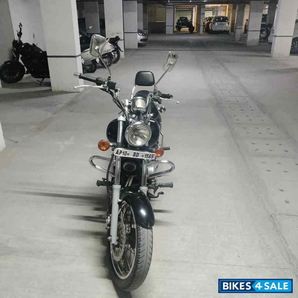 Bajaj Avenger 220 DTS-i Bajaj Avenger 220 DTS-i