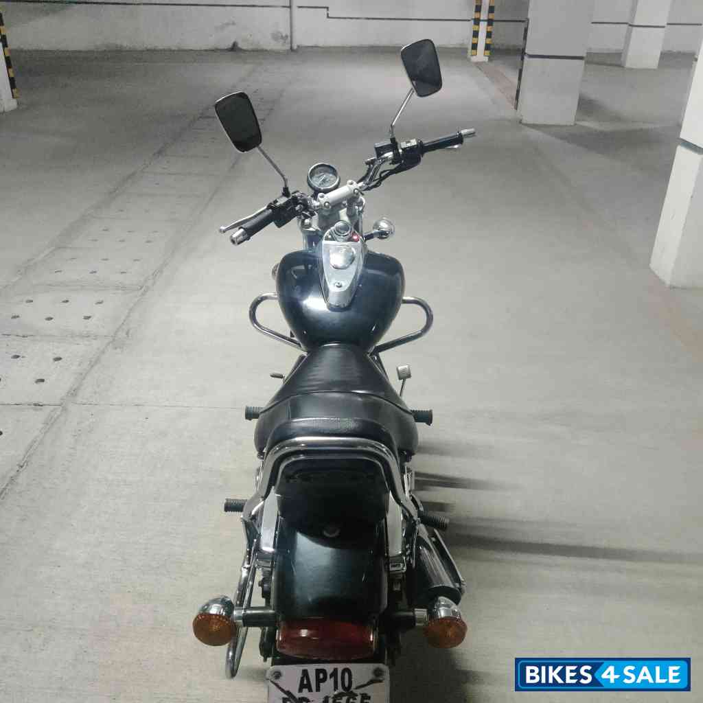 Bajaj Avenger 220 DTS-i Bajaj Avenger 220 DTS-i