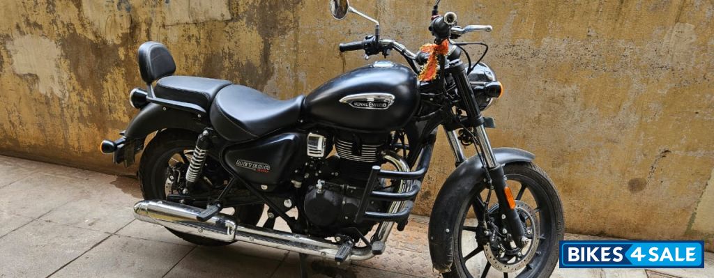 Stellar Black Royal Enfield Meteor 350 Stellar