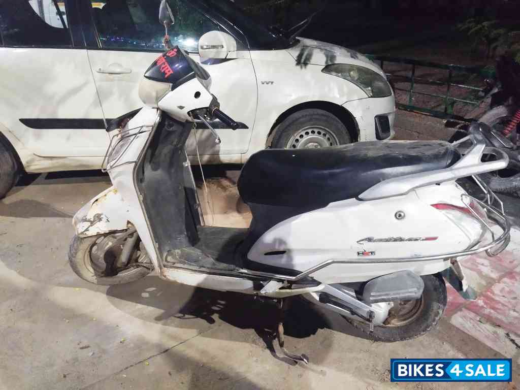 White Honda Activa 125