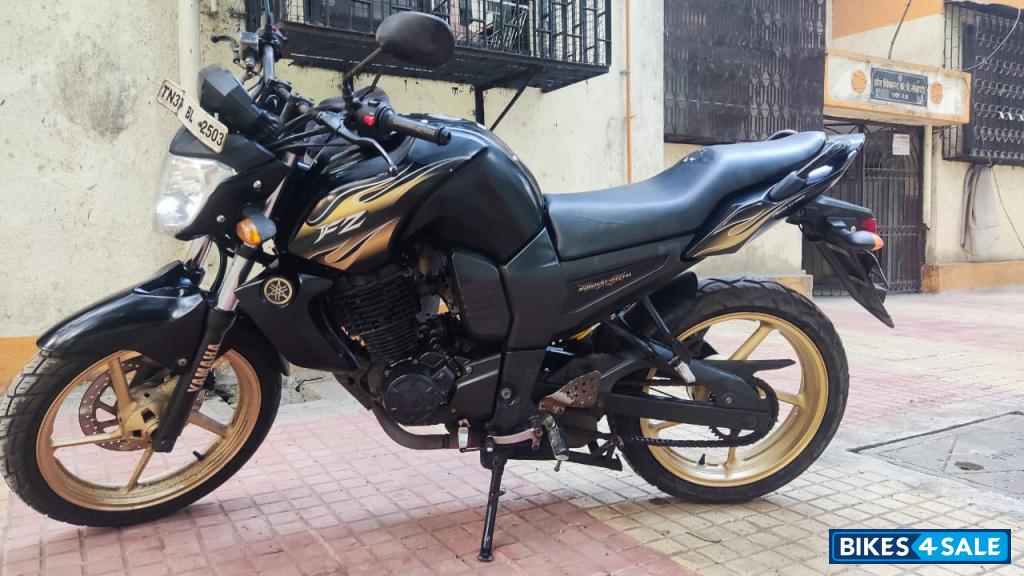 Black Yamaha FZ