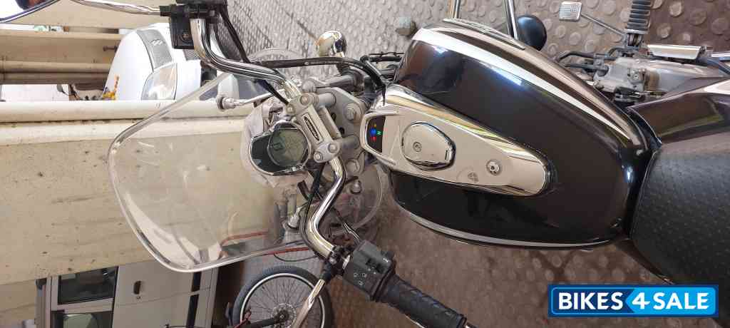 Bajaj Avenger Cruise 220