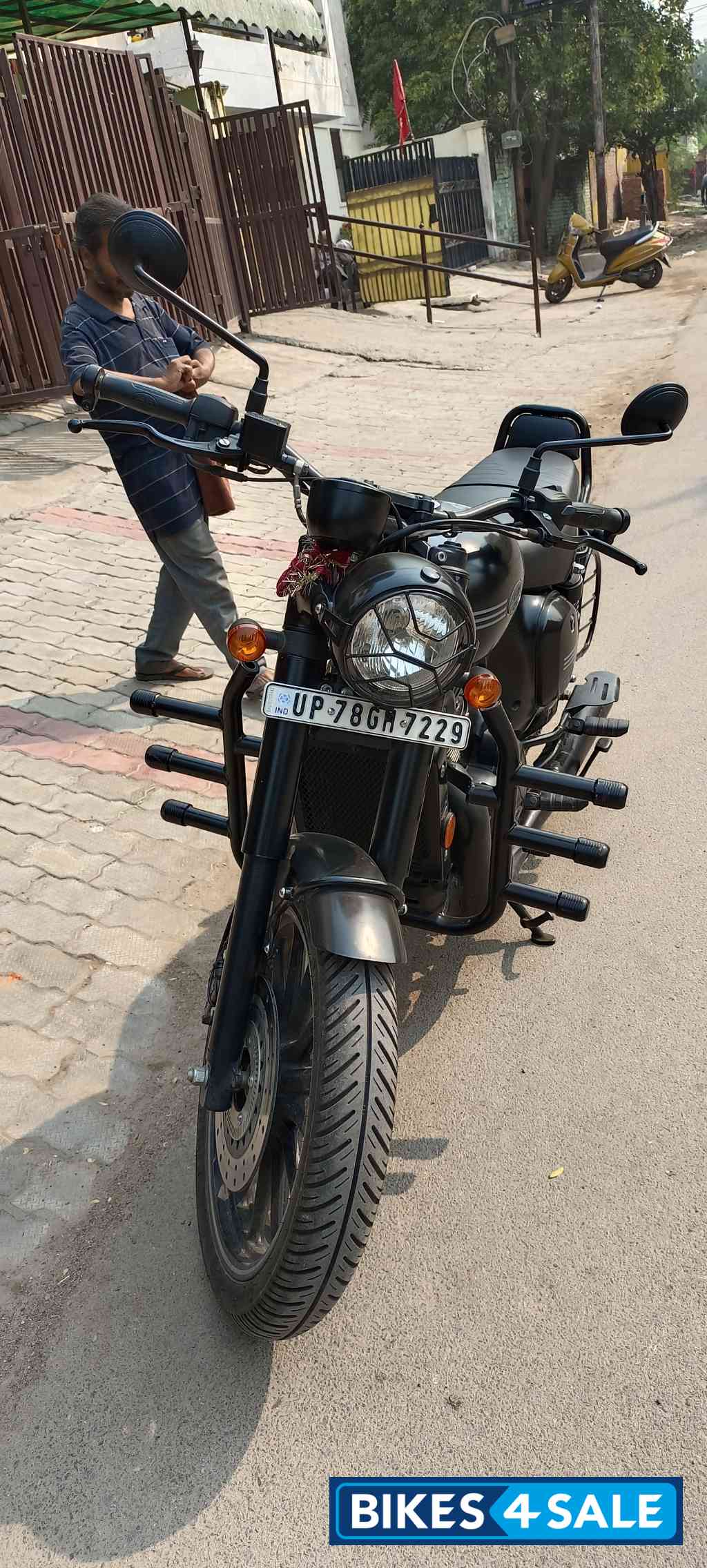 Mettalic Black Jawa 42 Dual Channel ABS AllStar Black