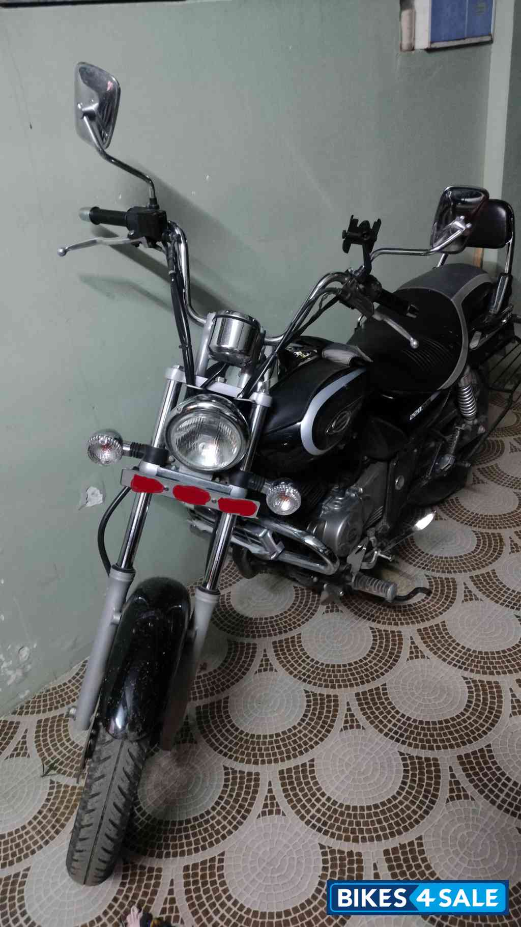 Ebony Black Bajaj Avenger Cruise 220