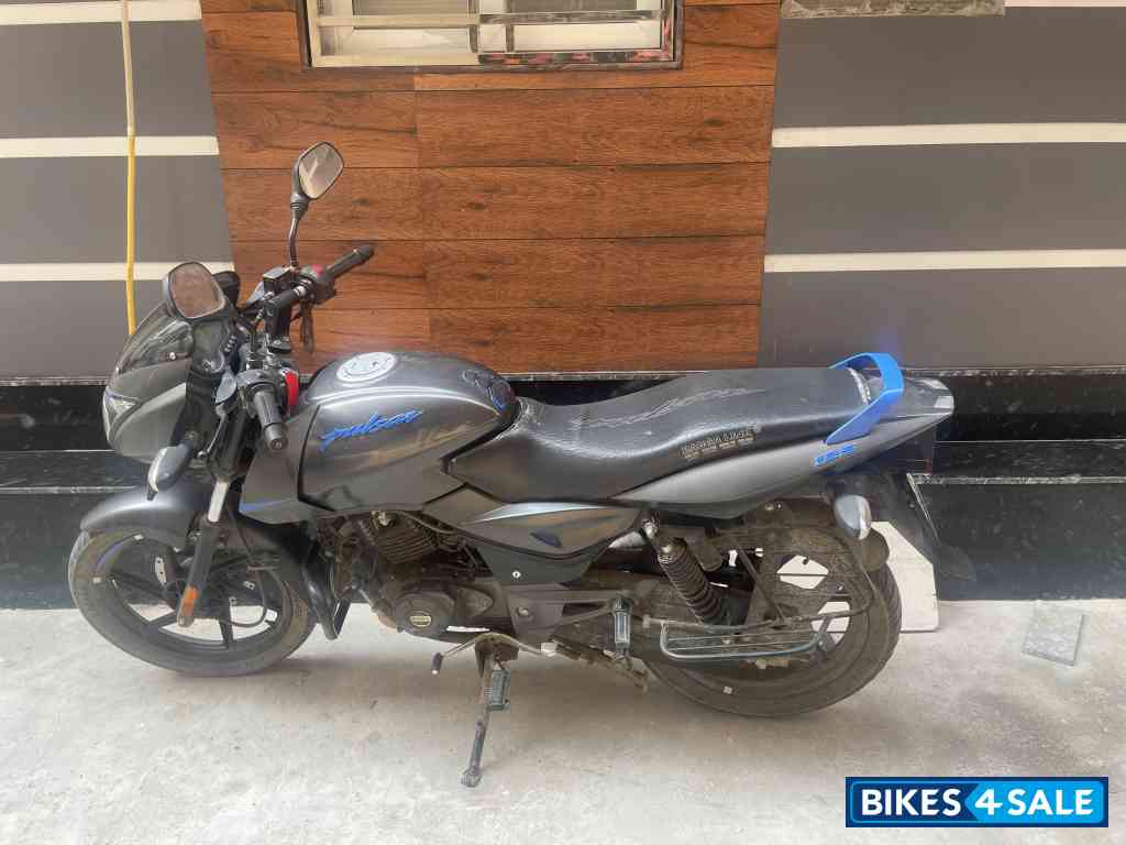 Neon Grey And Blue Bajaj Pulsar 125 Neon Disc Single Seat
