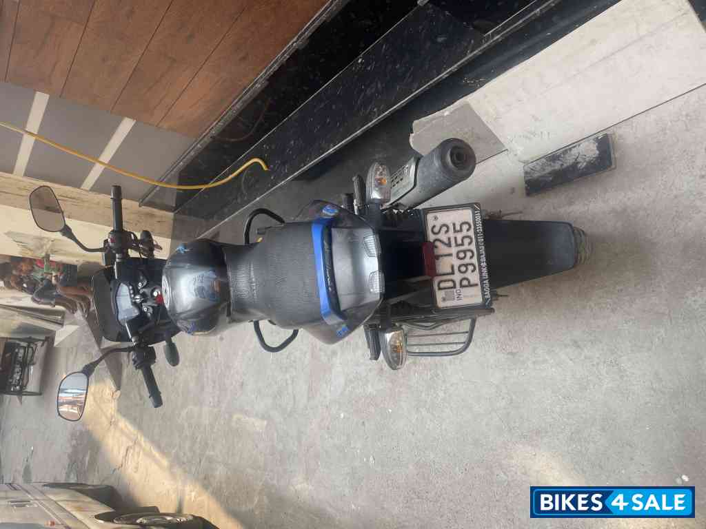 Neon Grey And Blue Bajaj Pulsar 125 Neon Disc Single Seat