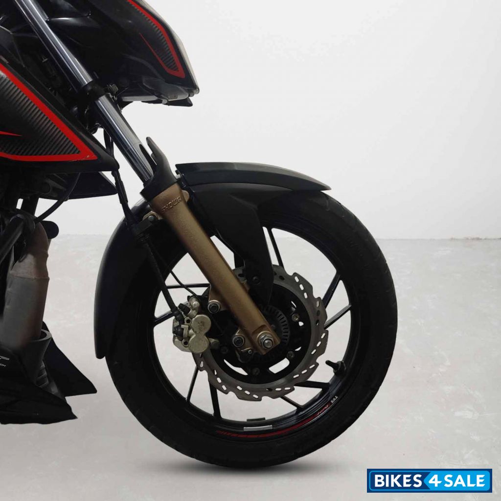 TVS Apache RTR 200 4V