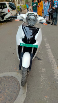 White BGauss D15 Pro