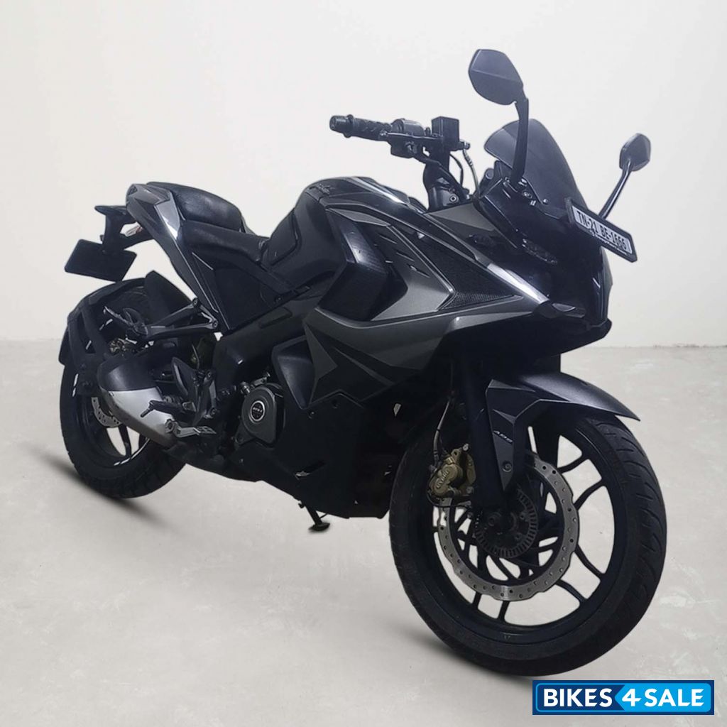 Bajaj Pulsar RS 200