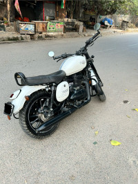 White Jawa 42 Dual Channel ABS Sirius White