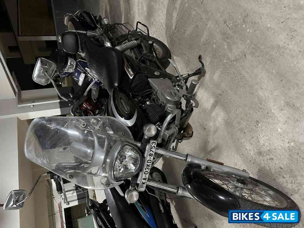 Bajaj Avenger Cruise 220 Bajaj Avenger Cruise 220